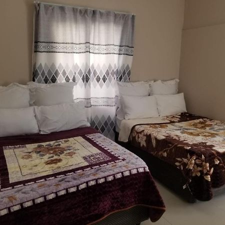 Pinto City Motel Kempton Park Bagian luar foto