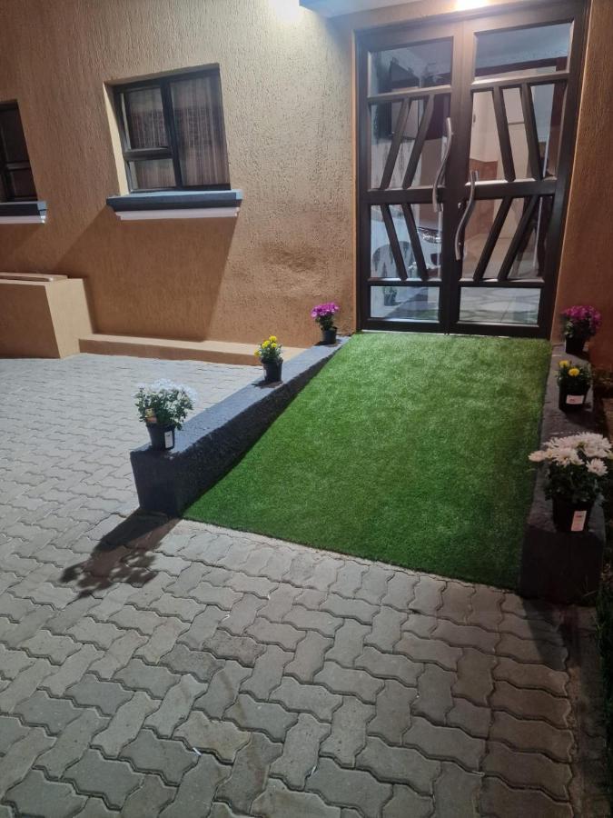 Pinto City Motel Kempton Park Bagian luar foto